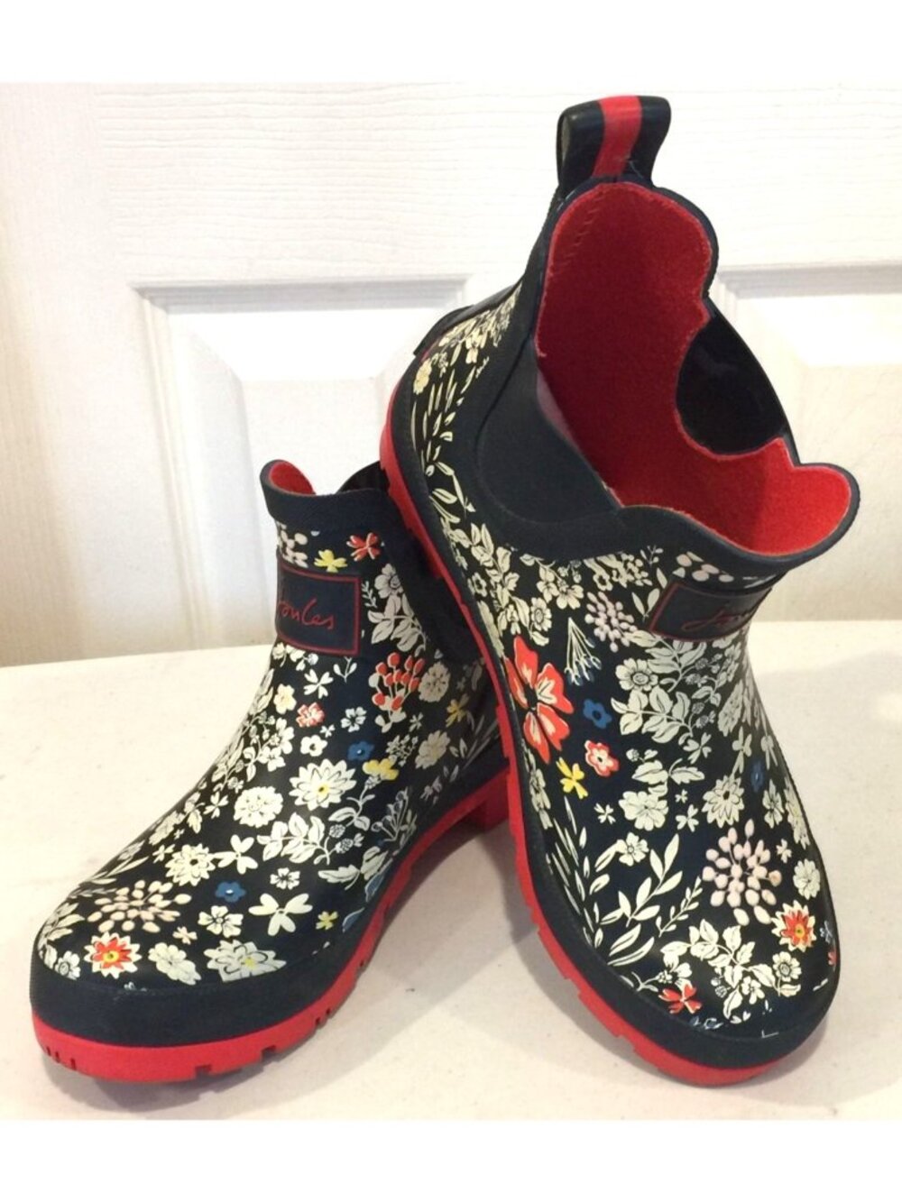 joules WELLIBOB Ladies Size 6 Navy Floral Ankle Rain Boot Red Sole